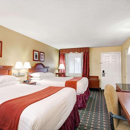 Days Inn By Wyndham Memphis At Graceland Екстериор снимка