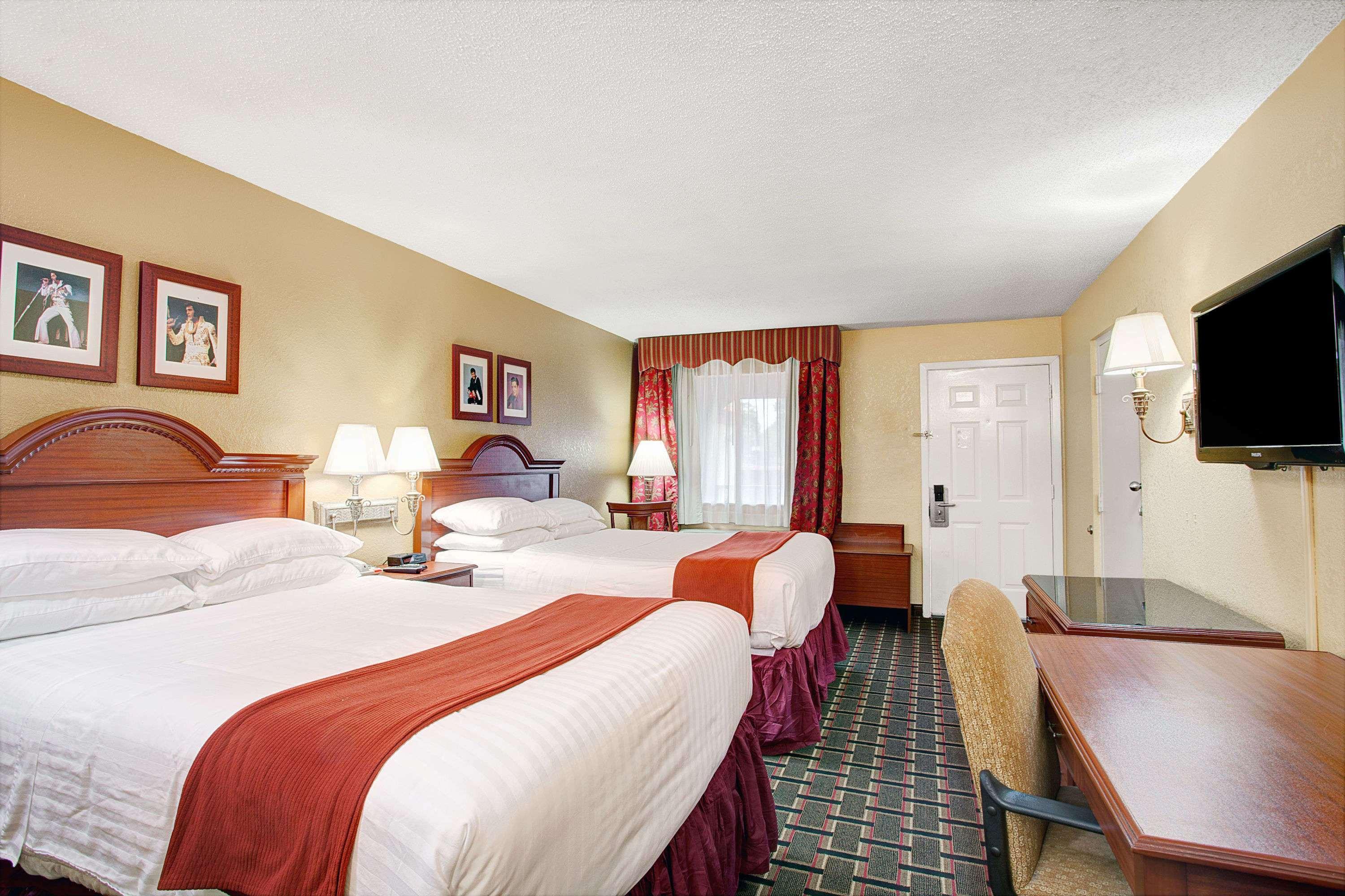 Days Inn By Wyndham Memphis At Graceland Екстериор снимка