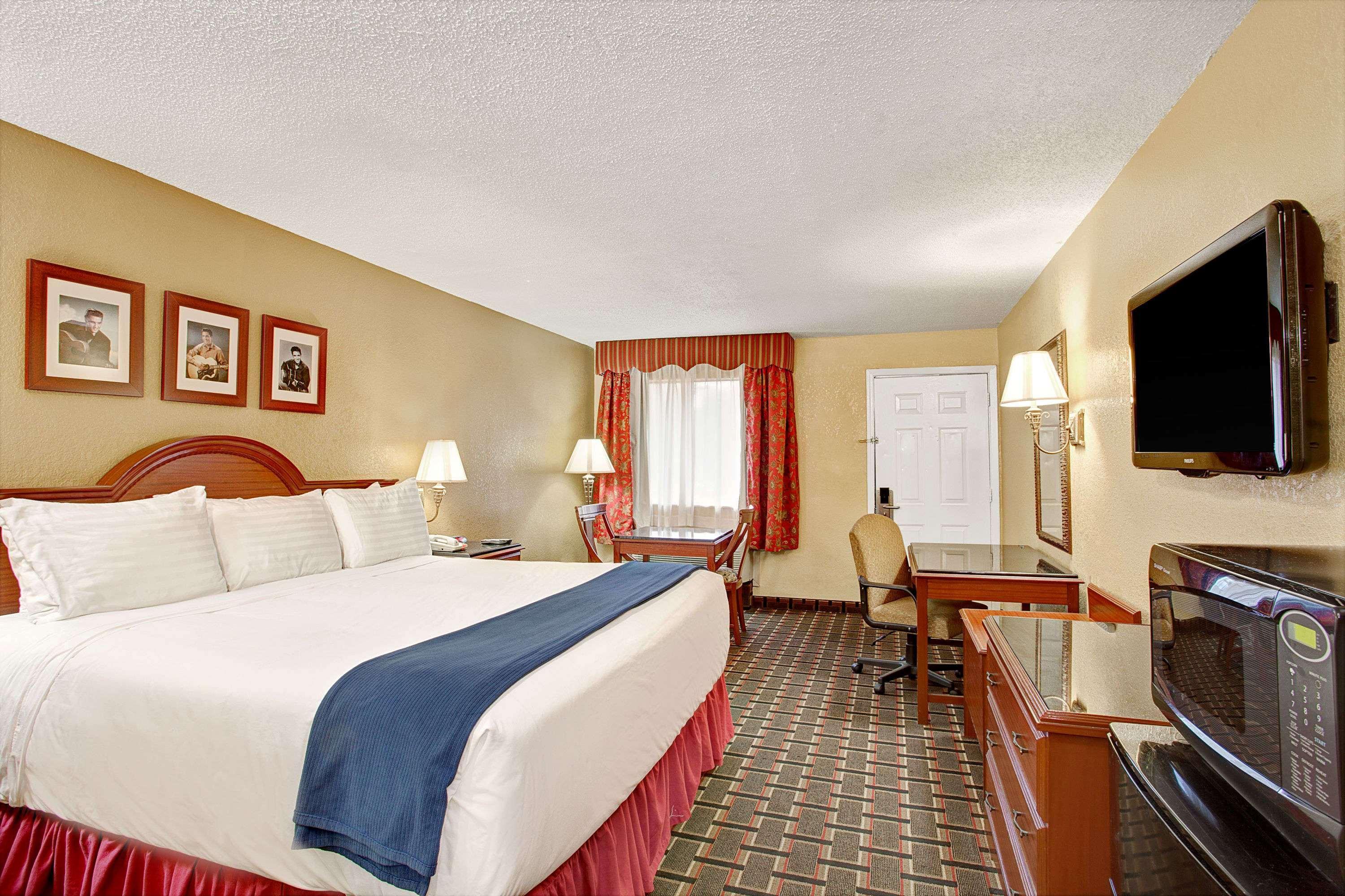 Days Inn By Wyndham Memphis At Graceland Екстериор снимка