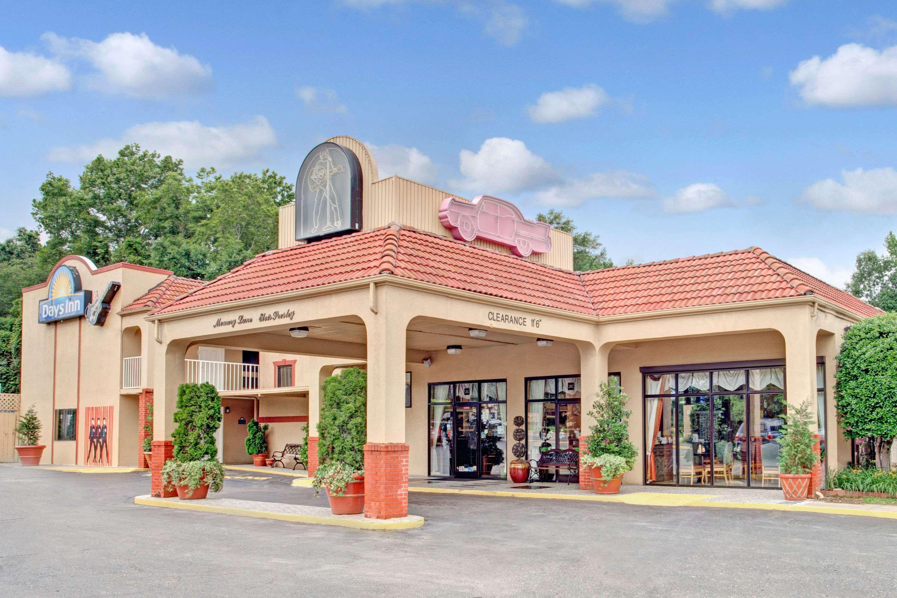 Days Inn By Wyndham Memphis At Graceland Екстериор снимка